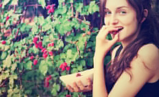 Behaviors and Foods that Stain Teeth Behaviors and Foods that Stain Teeth