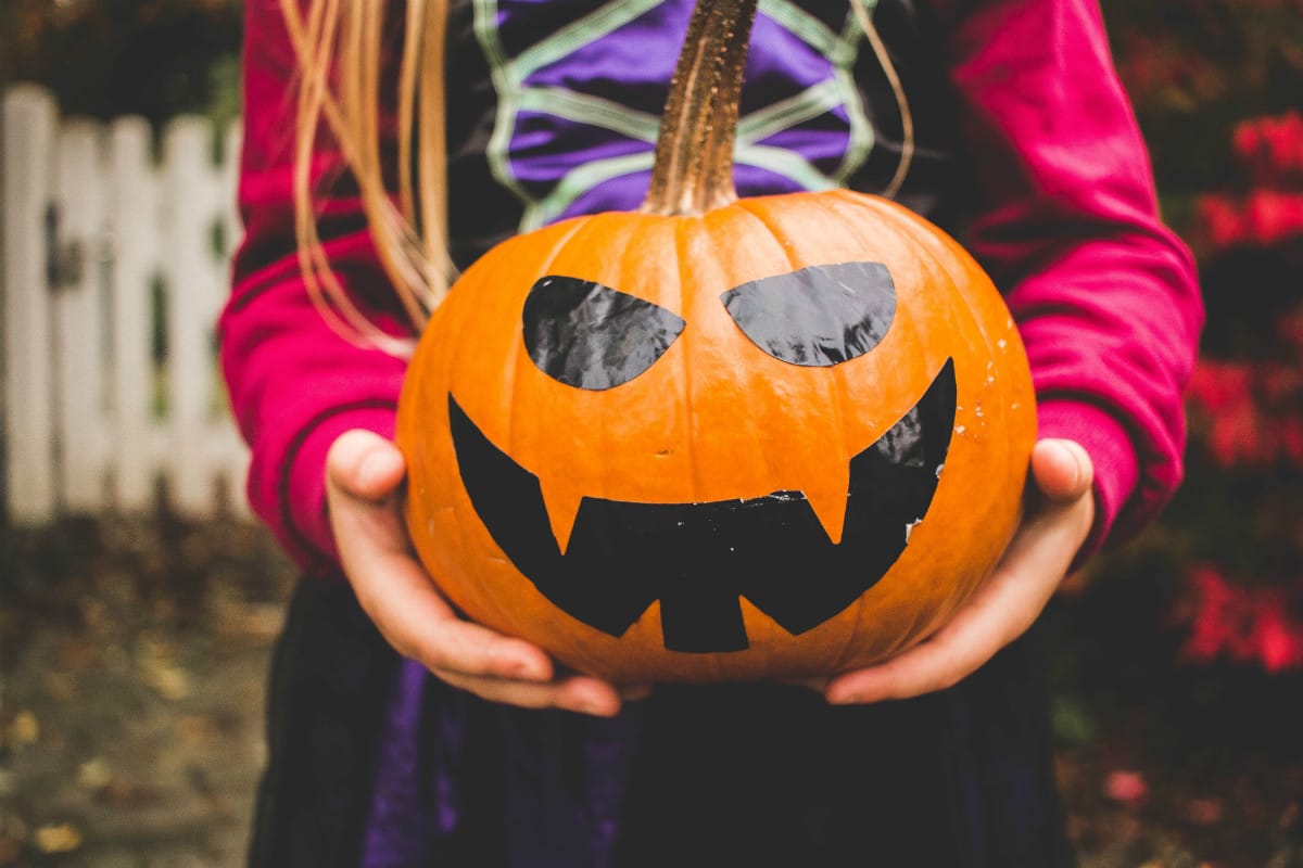 Keep Kids’ Teeth Healthy for Halloween: Treats They’ll Love That Aren’t Candy Keep Kids’ Teeth Healthy for Halloween: Treats They’ll Love That Aren’t Candy