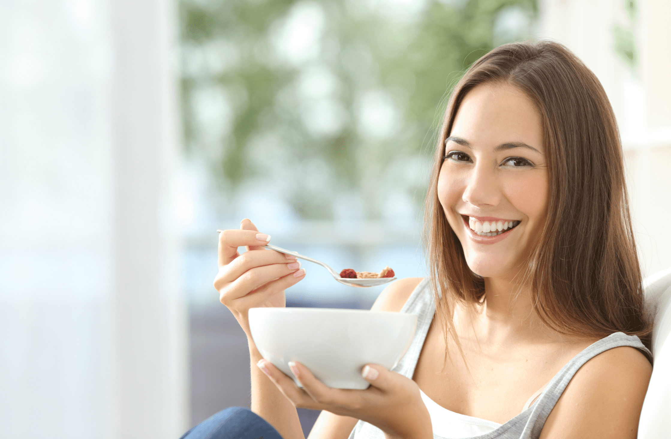 MadeYaSmile blog pretty girl eating cereal