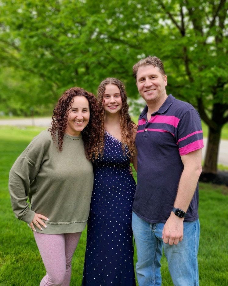Smiles run in the family!