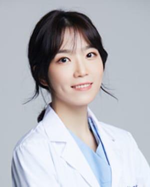 Dr. Na Won Lee portrait