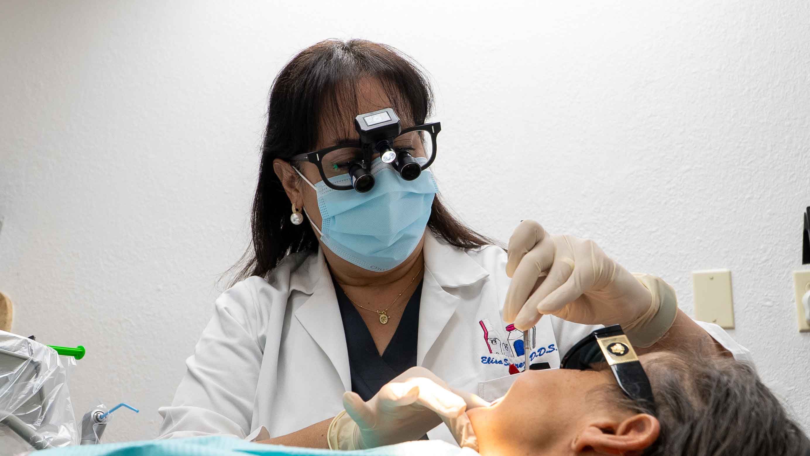 PlantationDentalServices_action_3