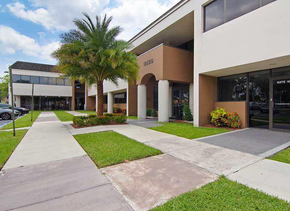 DentalAssociatesofKendall_storefront