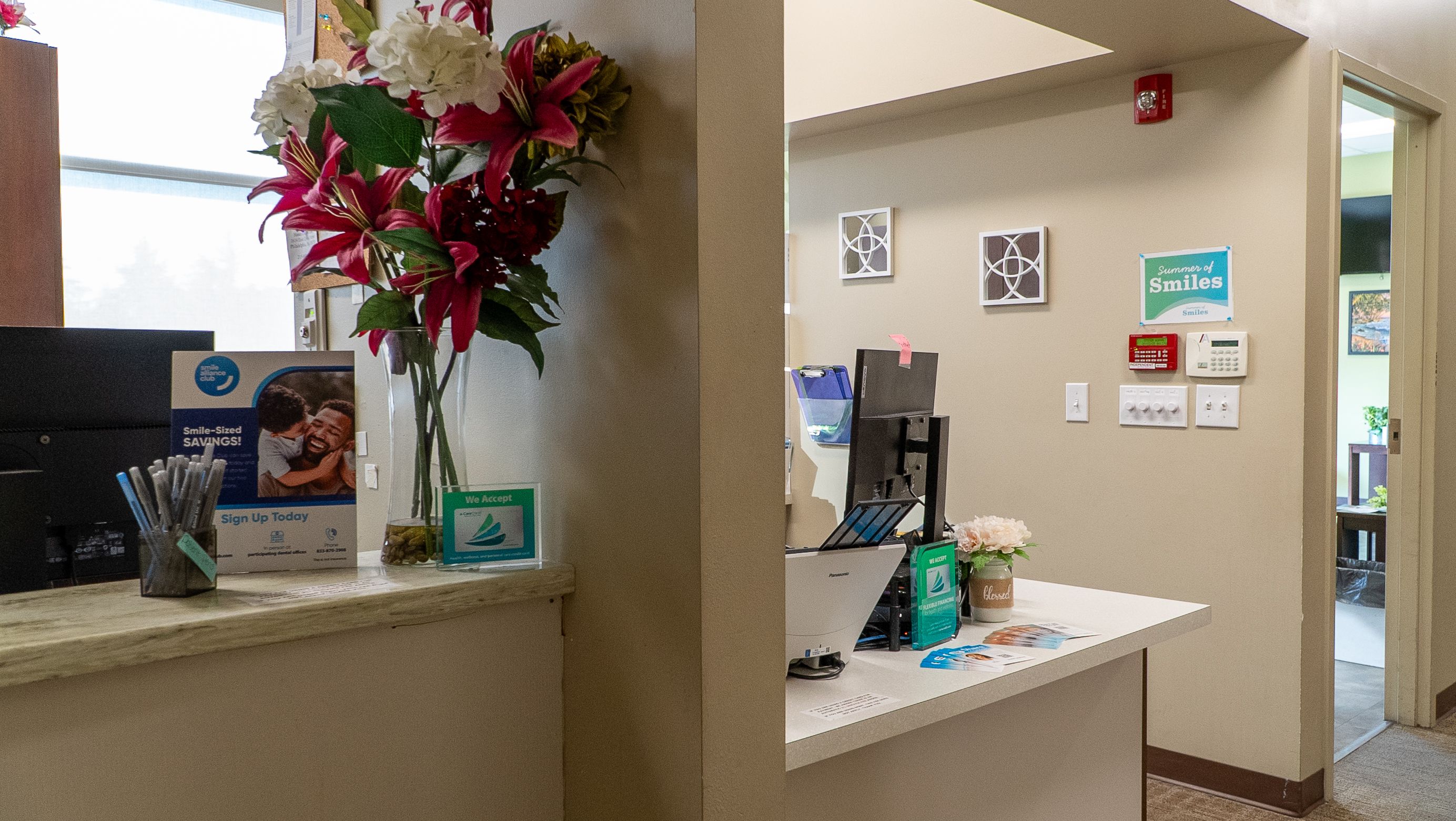 Dental Solutions Cedarbrook Office Front desk image