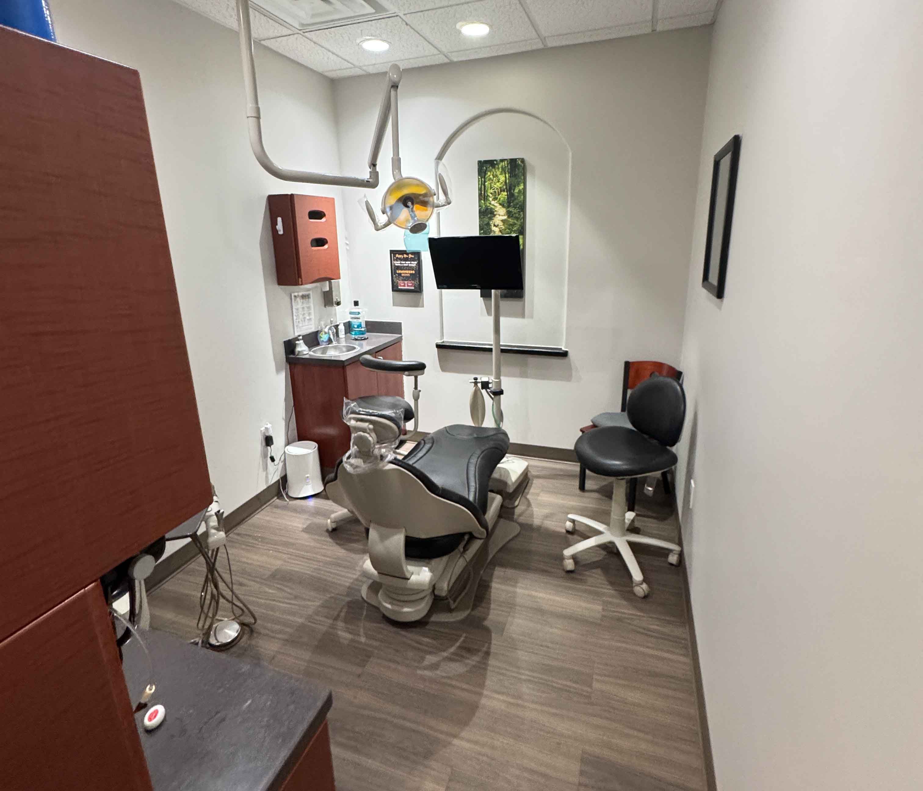 MadeYaSmile Kingwood Office Room