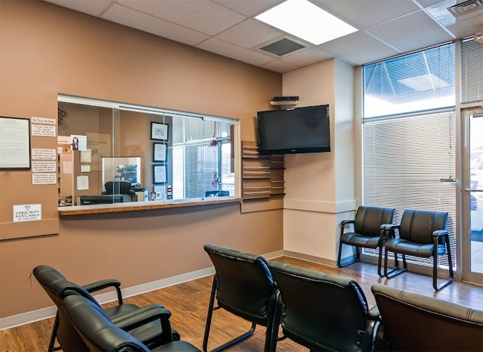 DOA-MD Steeplechase lobby slide image
