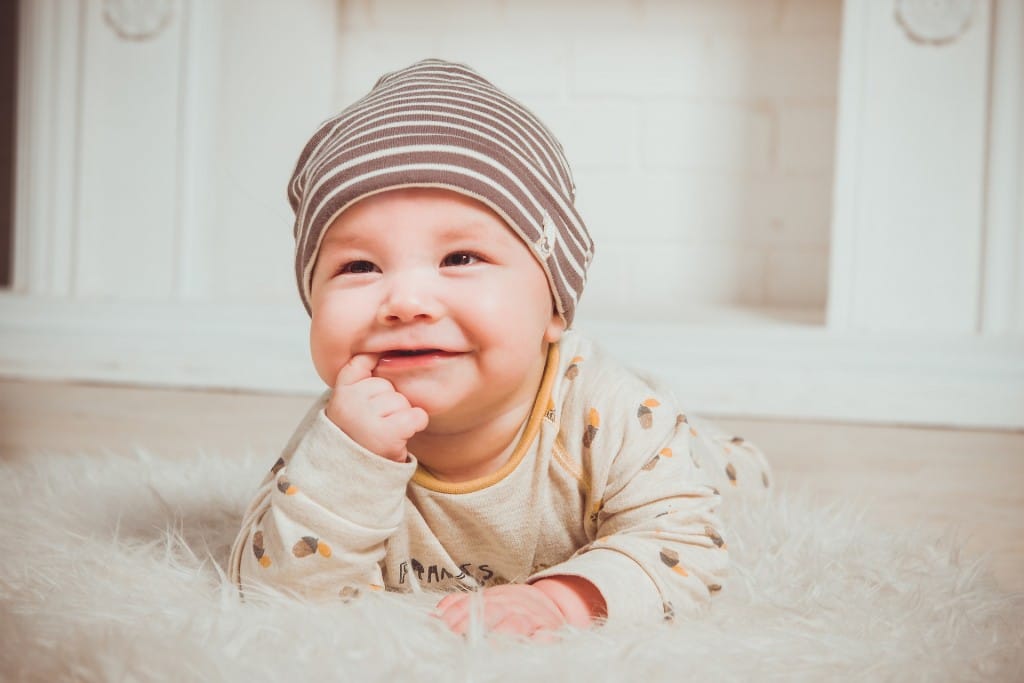 Babe teething