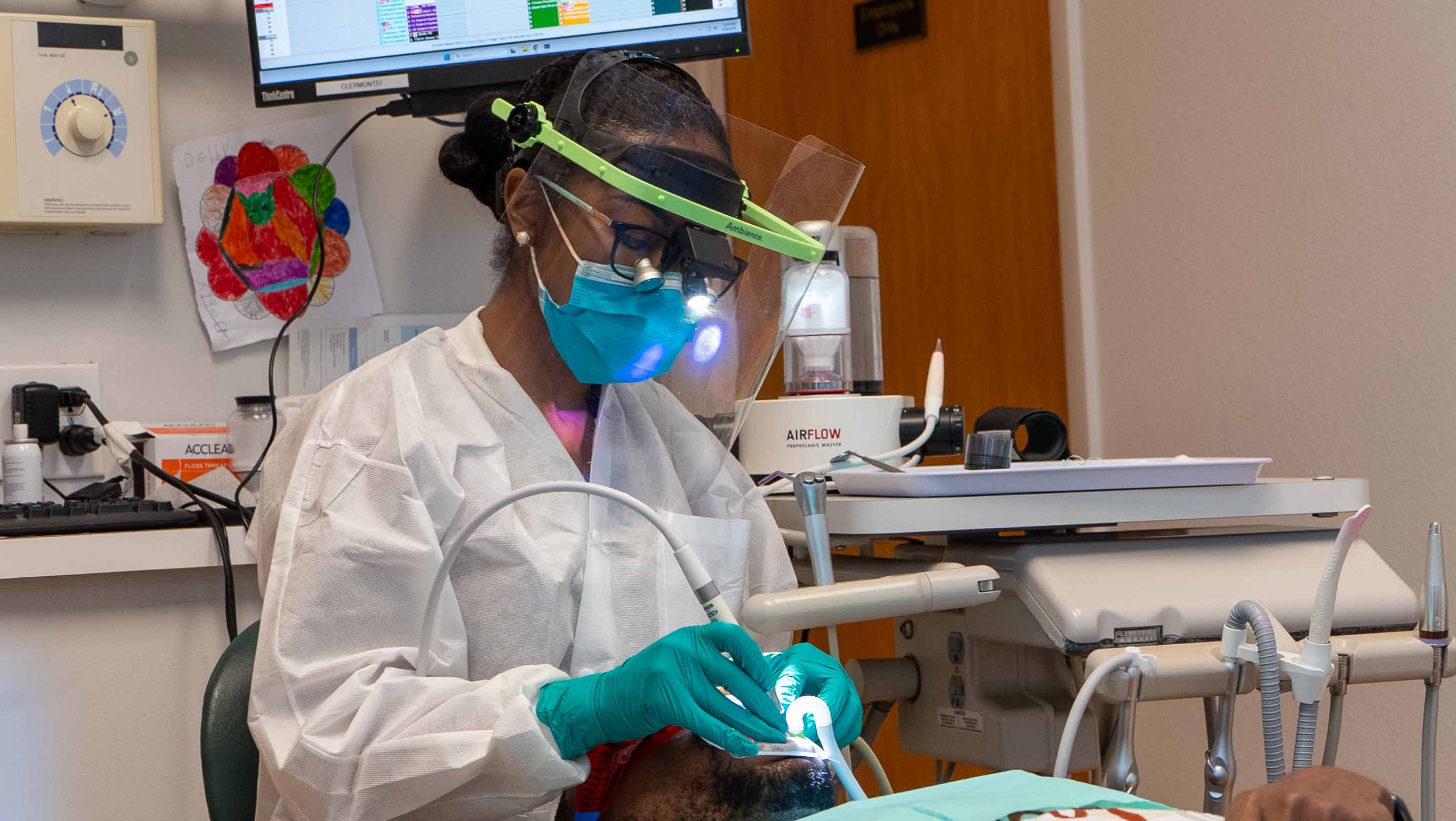 Towncare_Dental_Clermont_Action_Shot_DSC06317 copy