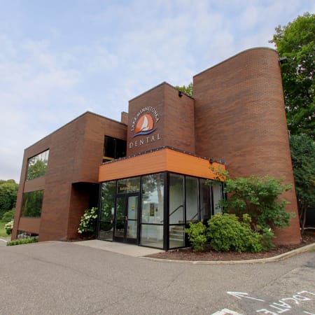 Lake Minnetonka Dental - Storefront