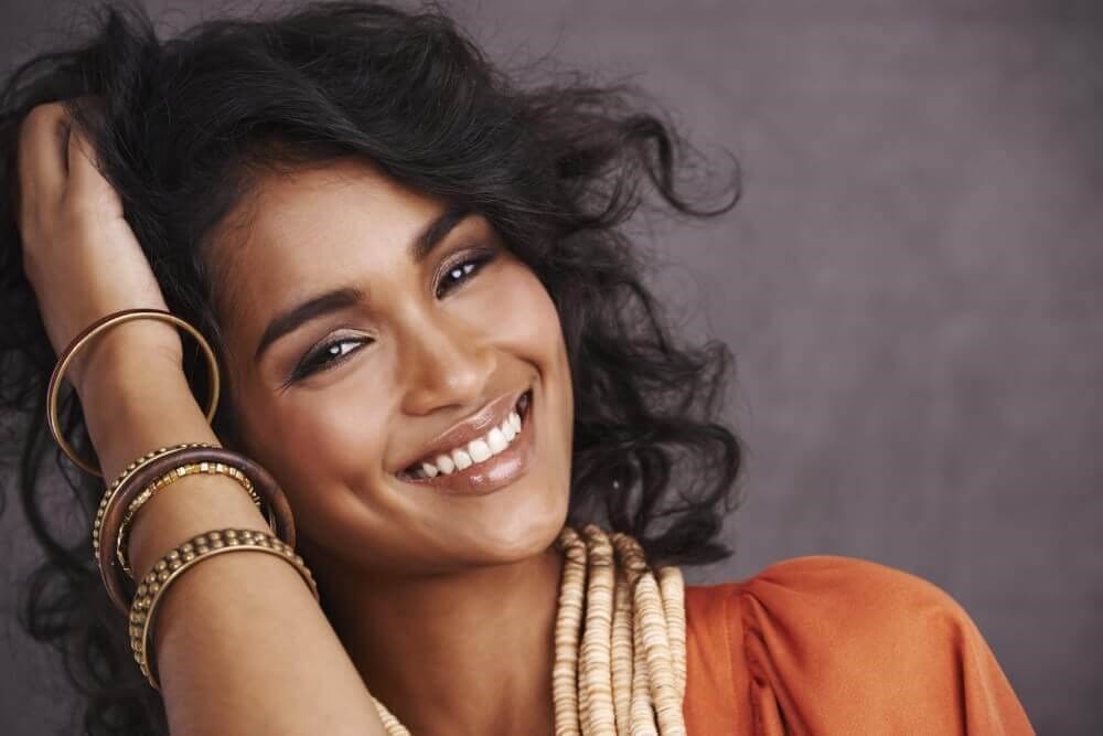 MadeYaSmile blog beautiful Indian woman veneer