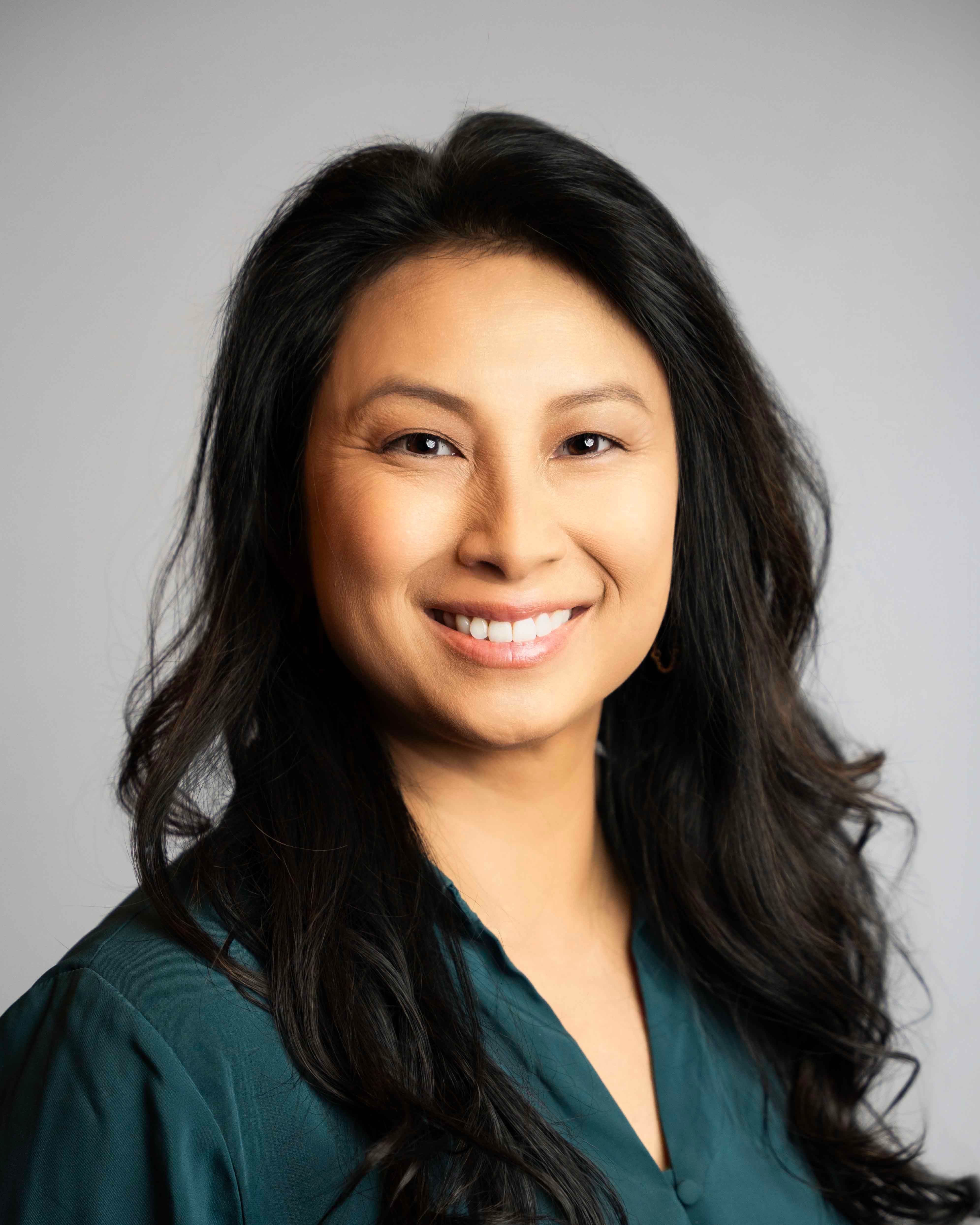 Dr. Thuy Nguyen portrait