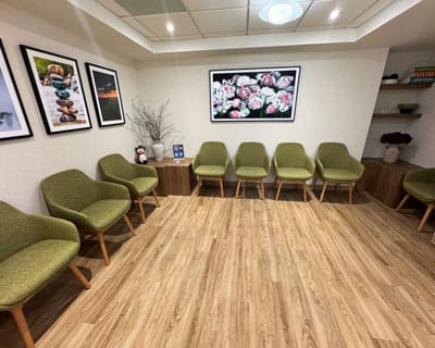 Dr. Steven Coopers Office Tour