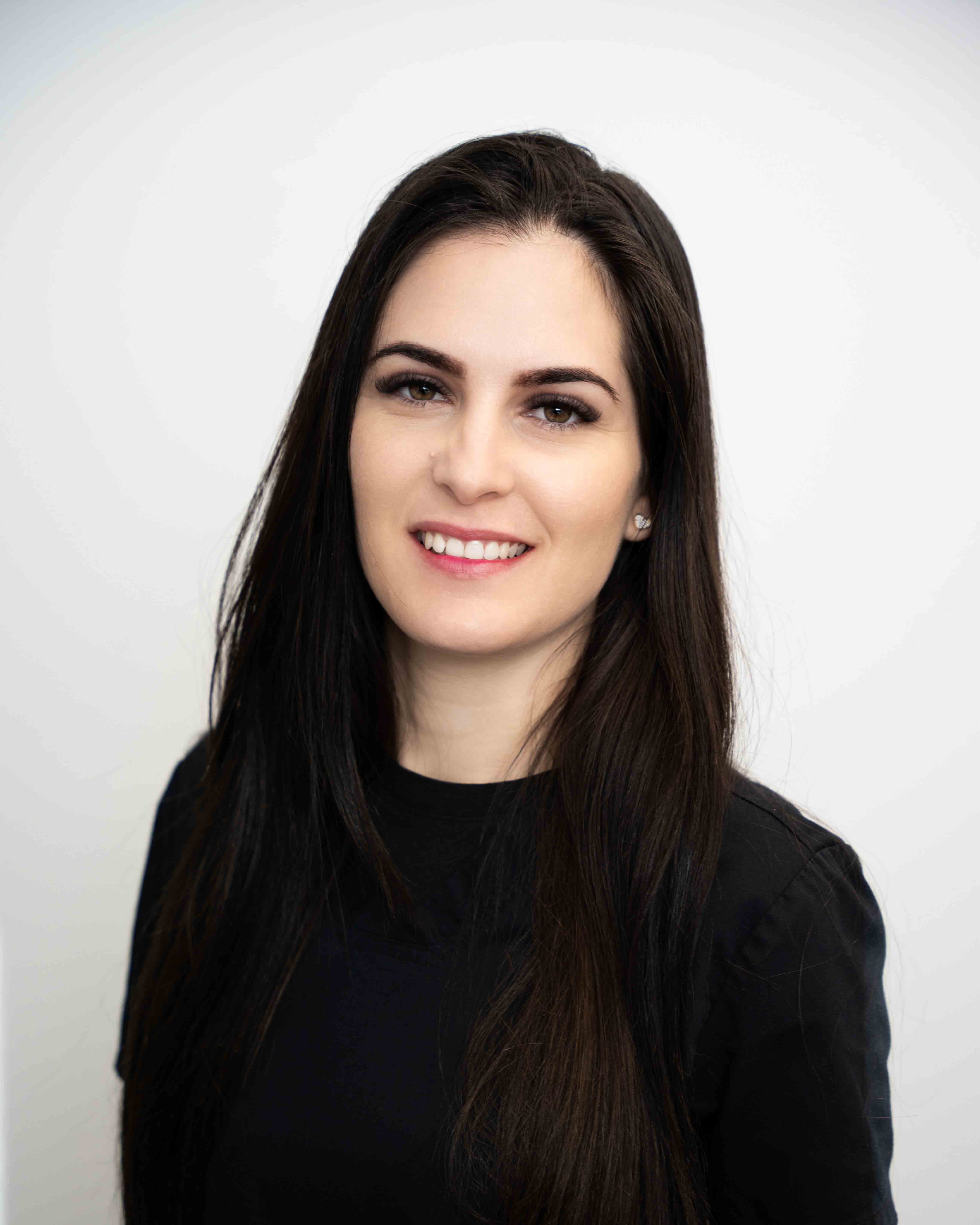 Naples Center for Cosmetic Dentistry Yillian DA portrait Naples Center for Cosmetic Dentistry Yillian DA portrait