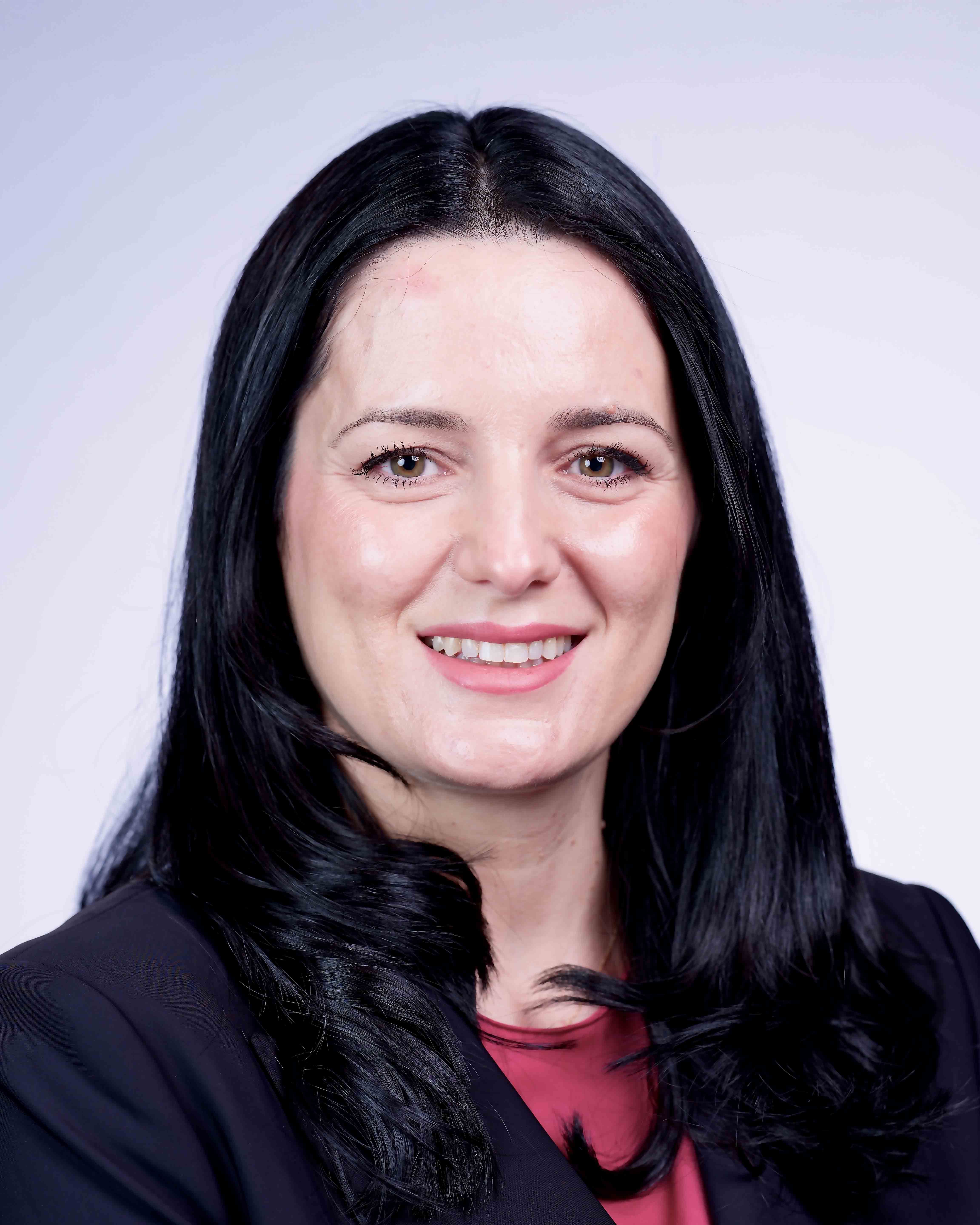 Dr. Elona Covietz portrait