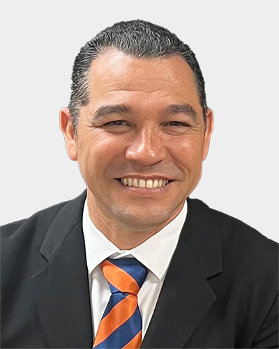 Dr. Roberto Ramirez de la Cruz portrait Dr. Roberto Ramirez de la Cruz portrait