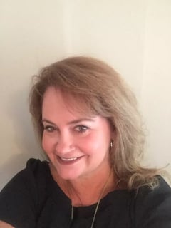 Headshot of Dr. Lori Radford